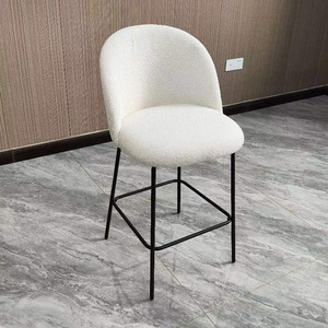 <span class=keywords><strong>Tabouret</strong></span> de bar haut design moderne avec cadre en bois et métal pour la maison, la <span class=keywords><strong>cuisine</strong></span>, la salle à manger, le café et le bar. - Product Image 3