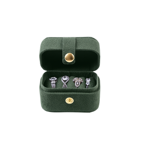 Estuche Moderno Rectangular de Terciopelo para Joyas con Cierre de Botón para Guardar Anillos en Colores Rosa, Verde, Rojo y Azul Marino - Product Image 5