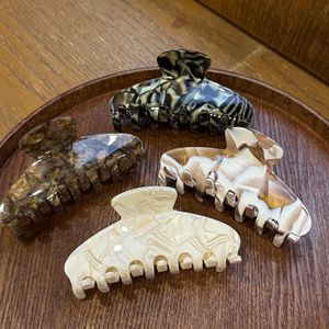 HONEY 2026 Nouvelle pince à cheveux à sept dents plaquée or, finition laiteuse, classique, simple, élégante, pince requin pour femmes - Product Image 1