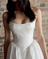 Robe de mariée élégante MMO804 avec taille basque, col bateau et dentelle – Robes de mariée pour mariage
