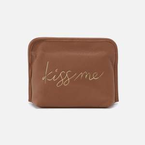 Pochette de beauté en maille PU, design best-seller, idéale pour organiser vos cosmétiques, votre technologie ou vos petits essentiels en voyage. - Product Image 1