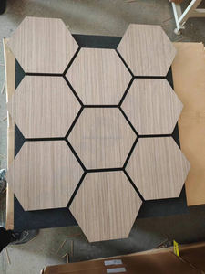 Panneaux acoustiques en bois hexagonaux, décoration murale en bois acoustique, panneaux acoustiques en bois à lattes, panneaux acoustiques Akupanel - Product Image 6