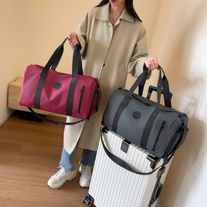 กระเป๋าเดินทาง 20-35L ความจุขนาดใหญ่แบบพกพาสำหรับกีฬาว่ายน้ำ ช่องเก็บรองเท้าอเนกประสงค์ แยกส่วนเปียกและแห้ง - Product Image 2