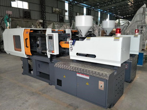 Usine chinoise avec machine d'injection robotisée pour cuillères - Product Image 3