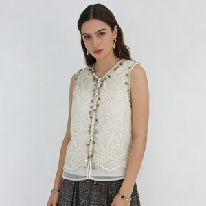 Canotta Trasparente da <span class=keywords><strong>Donna</strong></span> con Ricami, Motivo Floreale Bianco, Bordi con Perline, Scollo a V, Canotta Essenziale Leggera in Rete Personalizzabile - Product Image 1