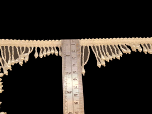 Saris et Lehengas indiens faits à la main par des artisans, ornés de strass et de dentelle perlée, pour mariages, sacs et artisanat DIY du Rajasthan - Product Image 6