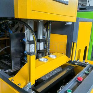 Macchina Semiautomatica ZG-1000A a 2 Cavità per la Produzione di Bottiglie di Latte, Tipo Soffiaggio-Stiramento per Bottiglie fino a 2L - Product Image 5