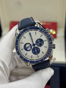 Montre de luxe pour homme avec cadran bleu, verre saphir et bracelet en silicone, mouvement mécanique automatique calibre 116622 - Product Image 2