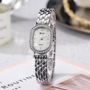 Reloj de Pulsera Elegante para Mujer con Esfera Ovalada, Cuarzo, Caja de Aleación con Escala y Correa de Aleación - Product Image 5