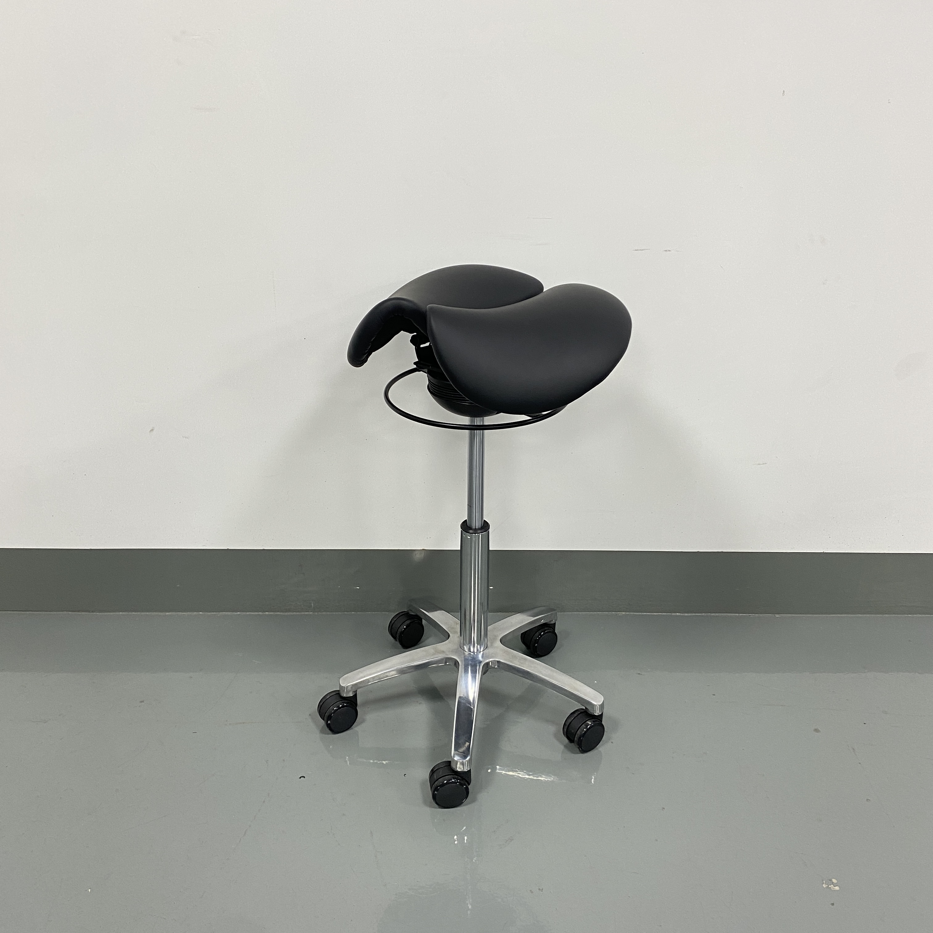 Twin Adjustable Dental Saddle Stool in PU Leather with Ergonomic