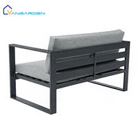 Ensemble de canapés de jardin en aluminium minimaliste pour l'extérieur, avec coussins imperméables, confortables et luxueux, pour hôtels et espaces de loisirs commerciaux