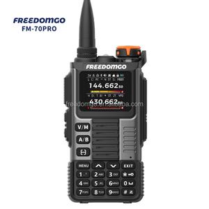 Walkie Talkie Analógico Freedomgo FM-70PRO de 5W, Radio Bidireccional de Banda Completa de 144-148MHz con Carga USB y Función Easy Vox - Product Image 1