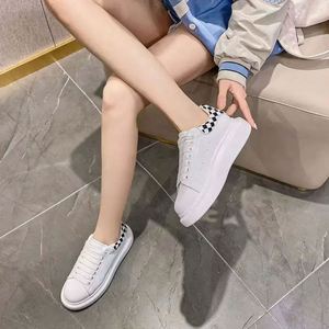 Baskets décontractées de luxe rétro à lacets, respirantes, pour le sport et le skateboard, grandes tailles, blanches, mode printemps-été-automne - Product Image 4