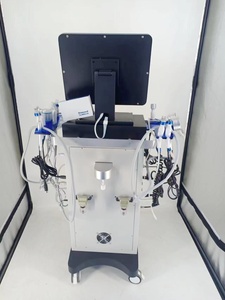 Prix usine 2025 – Appareil de soin du visage Hydrodermabrasion 14-en-1 avec jet d'oxygène et bulles d'eau – Instrument de nettoyage cutané facial 2-en-1 - Product Image 5
