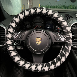 Accessoires de décoration d'intérieur de <span class=keywords><strong>voiture</strong></span> Hiver Antidérapant Antigel Peluche Chaleur Volant de <span class=keywords><strong>voiture</strong></span> <span class=keywords><strong>Couverture</strong></span> Pour Femmes Filles - Product Image 1