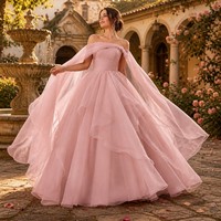 Robe de soirée longue en organza multicouche 80 GSM, coupe épaule dénudée avec cape, pour femme, style Black Tie, personnalisable OEM, tailles S-5XL