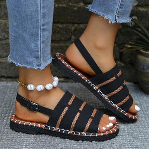 Sandales plates d'été 2025 pour femmes, tendance mode, en PU avec lanières tressées, mules décontractées et confortables à boucle cheville et nœud, pour la plage - Product Image 2