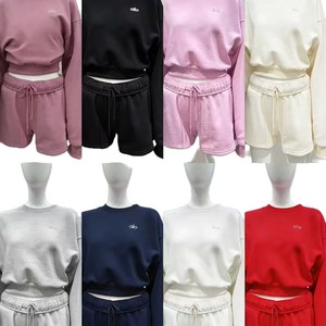Set Casual Classico da Donna Primavera 26, Felpa a Maniche Lunghe con Collo Tondo e Lettere Tridimensionali in Cotone Organico e Spandex, con Pantaloncini - Product Image 5