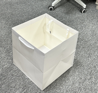 Vente en gros de sacs à provisions en papier cadeaux personnalisés de luxe pour petites entreprises vêtements emballage ruban propre logo bougie