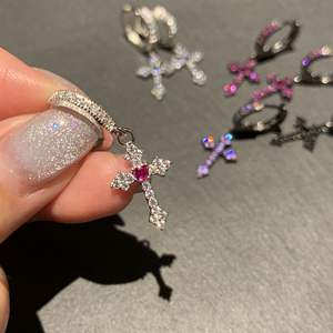 Pendientes de Plata de Ley S925 con Cruz de Diamantes, Unisex, Elegantes, de Alta Gama, con Clip, Personalizados, Modernos y Atractivos - Product Image 4