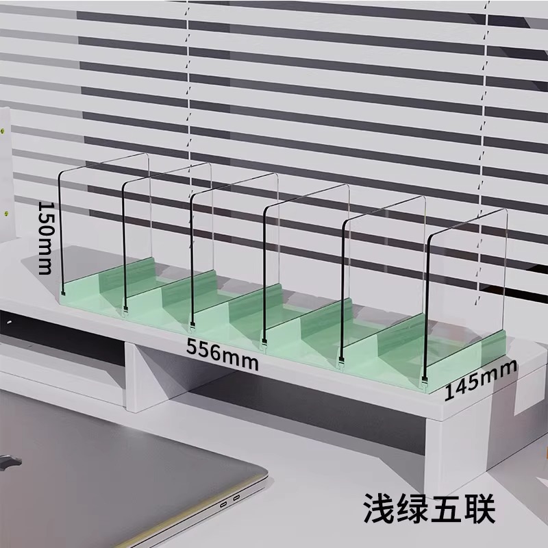 Conjunto de cinco piezas verde claro.