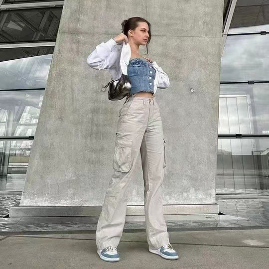 สีเทาอ่อน