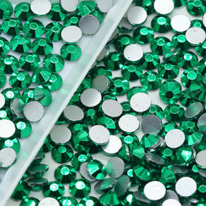 Venta al por Mayor <span class=keywords><strong>de</strong></span> Fábrica, 500 Tipos <span class=keywords><strong>de</strong></span> Cristales <span class=keywords><strong>de</strong></span> Estrás Metálicos <span class=keywords><strong>de</strong></span> <span class=keywords><strong>Color</strong></span> Esmeralda con Parte Posterior Plana, Sin Fijación en Caliente, para Vestidos <span class=keywords><strong>de</strong></span> Novia y Accesorios <span class=keywords><strong>de</strong></span> Ropa - Product Image 4