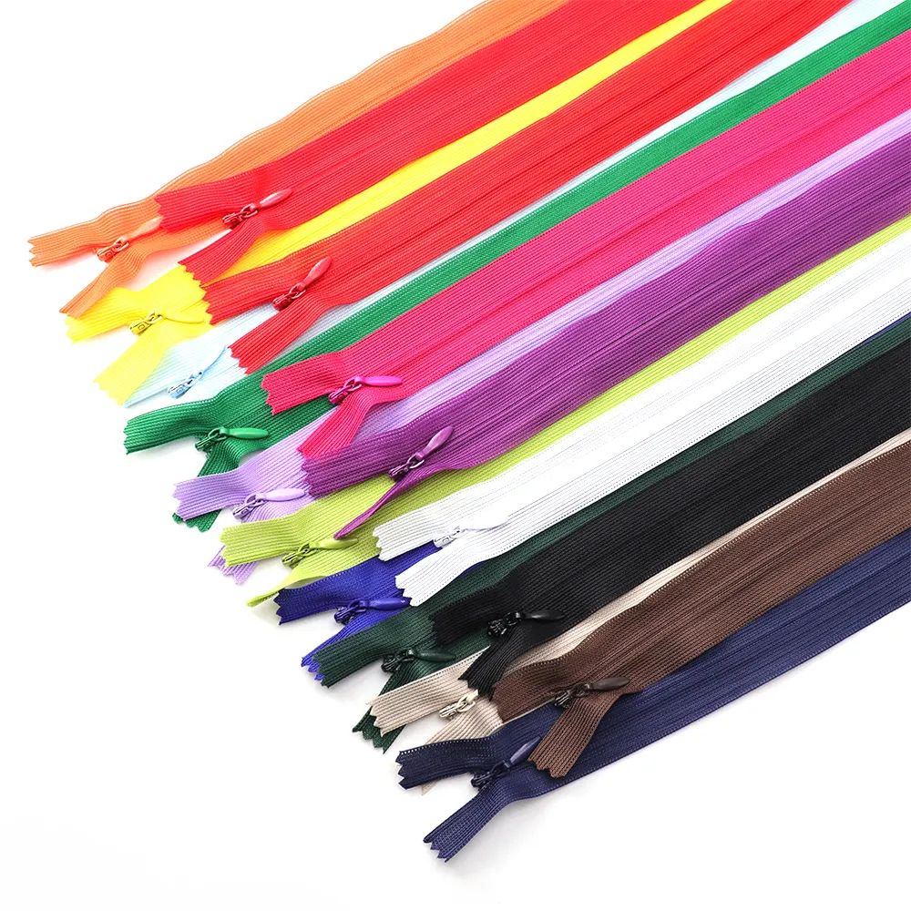 Bulk Zipper Supplies In Rich Assorted Colors Durable Nylon Plastic Coil Teeth Zippers With Metal Zipper Pulls