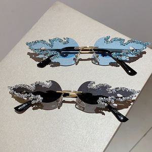 Gafas de Sol de Alta Calidad con Diseño de Llama, Gafas de Sol Creativas sin Montura con Diamantes, Accesorios de Moda para Pasarela, Venta al Por Mayor - Product Image 2