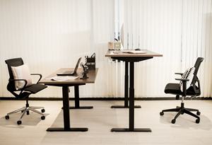 Table de <span class=keywords><strong>bureau</strong></span> élévatrice verticale électrique à bon prix Table de <span class=keywords><strong>bureau</strong></span> verticale à <span class=keywords><strong>hauteur</strong></span> de cadre réglable <span class=keywords><strong>Bureau</strong></span> de contrôle de mémoire ergonomique - Product Image 3