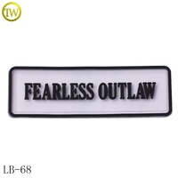 Badge en caoutchouc transparent personnalisé pour vêtements, patch rectangulaire en relief avec lettres, logo privé, étiquette PVC, accessoire pour chaussures