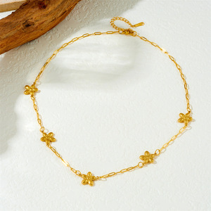 Heart Flower Gold Plated Necklace Zinc Alloy Chain Jewelry Gift Fashion Accessory - Product Image 3