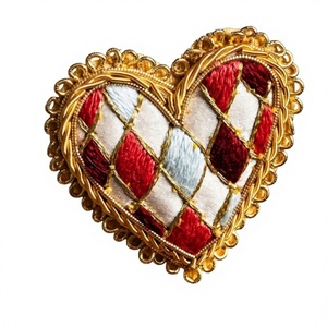 Patch brodé en forme de cœur, tissu tissé, à coudre, applique décorative faite à la main, cadeau - Product Image 1