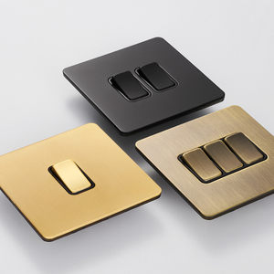 FIKO Standard UK/EU, Realizzato in Metallo, con Finitura Bronzo Antico e Maniglia in Rame Spazzolato. Presa Elettrica a 3 Vie con USB + Type-C - Product Image 5