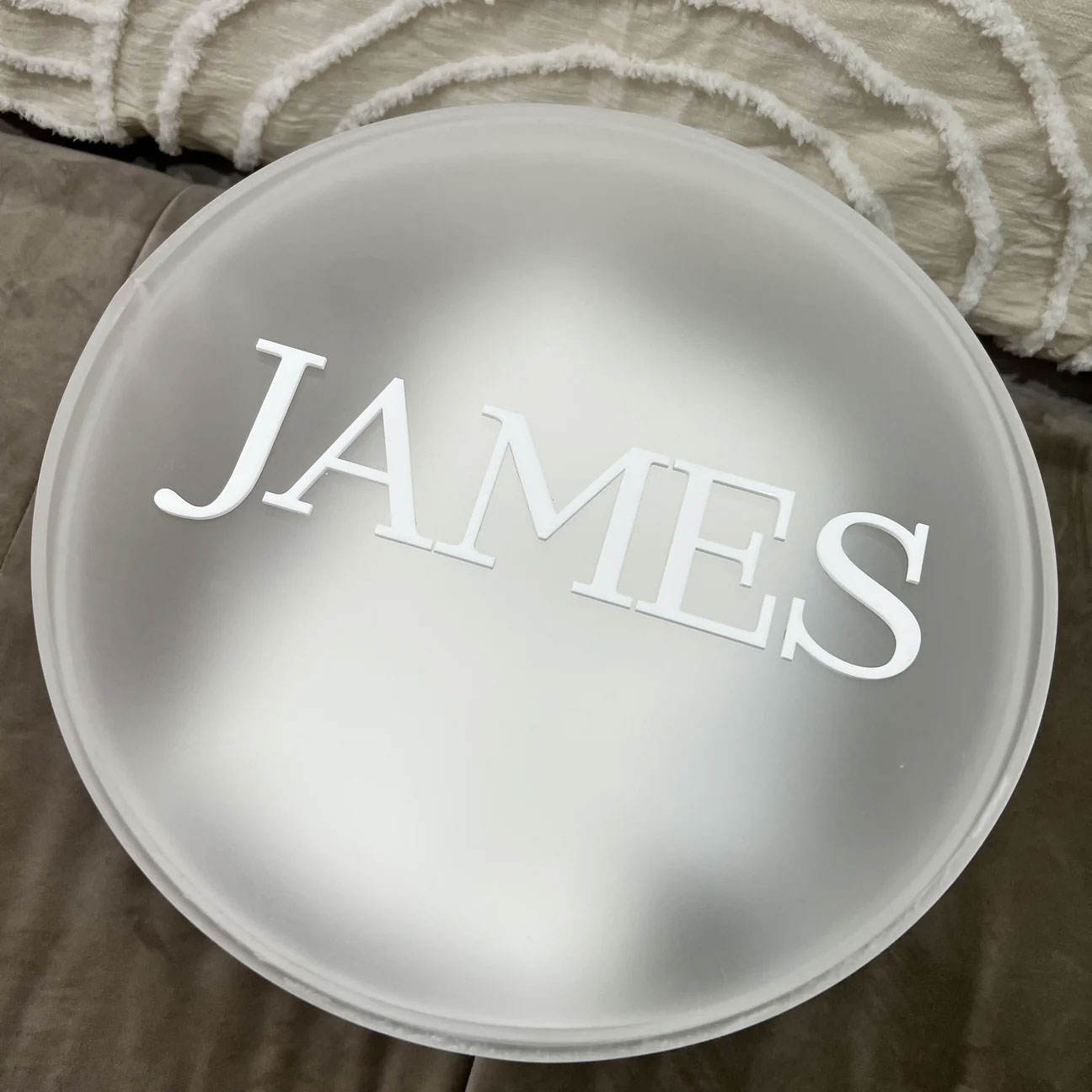 Boîtes en acrylique avec couvercle givré