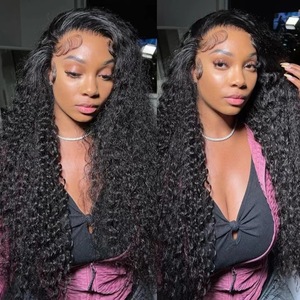 Parrucca sintetica riccia da 32 pollici per <span class=keywords><strong>donna</strong></span> - Parrucca lunga nera con cuoio capelluto realistico, ricci naturalmente sciolti e ondulati - Product Image 6