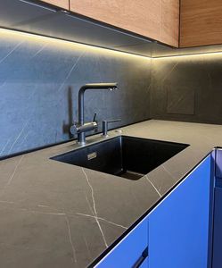 KEPLER Tablero Compacto Laminado <span class=keywords><strong>de</strong></span> Alta Presión (HPL) <span class=keywords><strong>de</strong></span> Resina Fenólica y Papel Kraft <span class=keywords><strong>de</strong></span> 12mm, 5mm, 2mm, Color Sólido, Superficie Nano para Gabinetes - Product Image 1