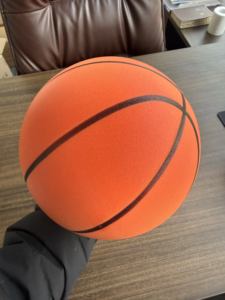 ของเล่นกีฬาในร่มแบบเงียบ เสียงเบา สนุกสนาน ฟุตบอล PU และบาสเก็ตบอลฟองน้ำสำหรับเด็ก - Product Image 2