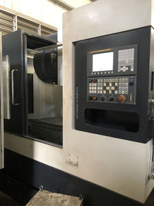 Centre d'usinage CNC vertical à 3 axes de petite taille, haute précision, à faible coût, FEELER VMP-40A, Chine - Product Image 2