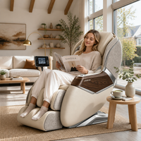 Fauteuil de massage compact LEERCON avec accoudoirs en bois, garniture métallique argentée, commande à cadran circulaire et bras réglable pour tablette