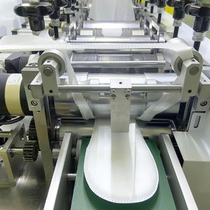 Macchina per la produzione di pantofole in tessuto non tessuto monouso con suola spessa di fascia alta per alberghi e pensioni - Product Image 5