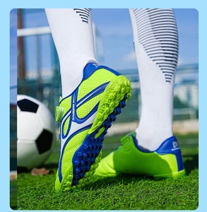 <span class=keywords><strong>Botas</strong></span> de fútbol de entrenamiento deportivo para niños de alta calidad al por mayor zapatillas de fútbol escolares resistentes y antideslizantes para niños deporte - Product Image 2