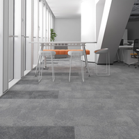Tapis moderne direct d'usine Tufté en nylon doux Tuile de tapis Support en PVC Exposition Restaurant Hôtel Tuiles de tapis ignifuges