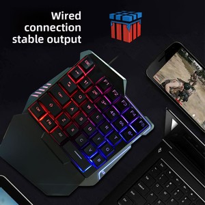 <span class=keywords><strong>Tastiera</strong></span> da <span class=keywords><strong>Gaming</strong></span> G7 <span class=keywords><strong>a</strong></span> <span class=keywords><strong>Una</strong></span> <span class=keywords><strong>Mano</strong></span>, Stile Battle Royale, Sensazione Meccanica, Cablata per PC, Retroilluminazione RGB, Tasti Colorati, Dedicata agli Esports - Product Image 3
