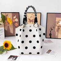 Sac à main pied-de-poule avec poignée torsadée et connecteurs en métal en forme de O pour femme, idéal pour l'été, le quotidien, le shopping, les pique-niques et les sorties.