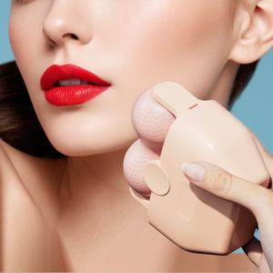 Perles plates 3D personnalisées et en forme de <span class=keywords><strong>V</strong></span> rouleau de glace en silicone pour le massage du visage sans aiguille pour le cou rouleau de massage de la peau des pieds - Product Image 3