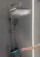 Ensemble de douche de luxe en laiton poli de haute qualité, modes de distribution d'eau multifonctionnels, interrupteur à touches piano, éclairage d'ambiance