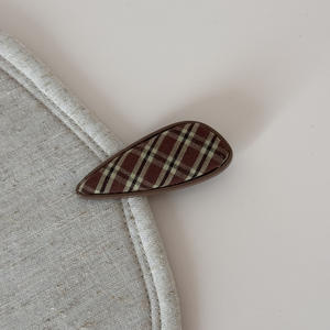 กิ๊บติดผมโลหะลายตารางเรขาคณิตประดับผ้า คลิปหนีบด้านข้าง เครื่องประดับผม - Product Image 5