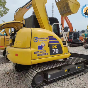 Miniexcavadora Komatsu PC70-8 Usada de Diseño Inteligente, Perfecta para Construcción en Espacios Reducidos - Product Image 1