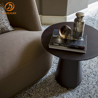 Table basse ronde moderne avec plateau en placage de bois et piétement tambour, table centrale de luxe pour salon